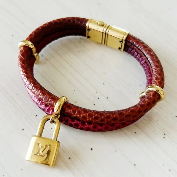 ❤️Louis Vuitton Lock Bracelet❤️ - Picture 2 of 4